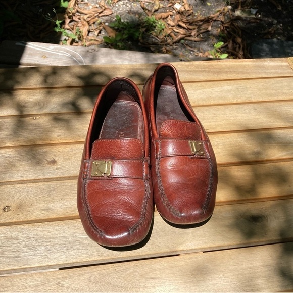 LOUIS VUITTON SUHALI LOMBOK
DRIVING LOAFERS COGNAC BROWN LEATHER MENS 6.5 FIT 10 - Picture 1 of 10